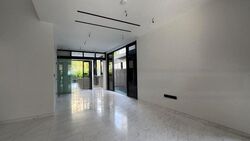 Loyang Besar Close (D17), Terrace #486424631